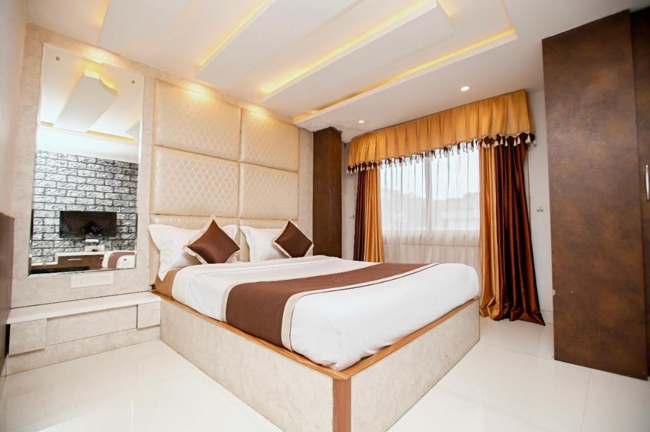 Hotel Maneck Udagamandalam Exterior foto