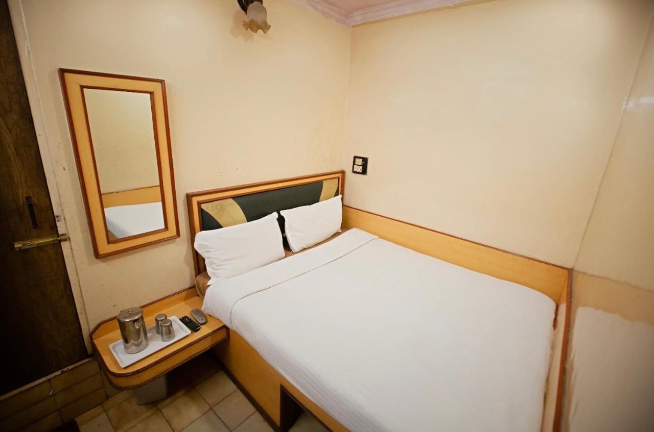 Hotel Maneck Udagamandalam Exterior foto